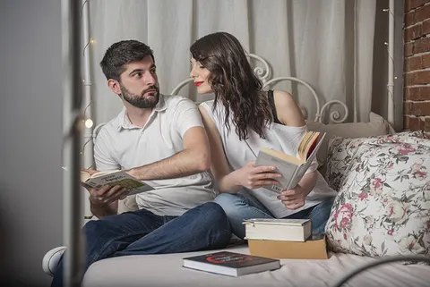 С книги под завивките