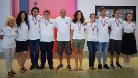 Александър Велинов